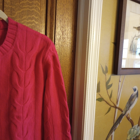 Banana Republic Sweater, Size Small Raspberry Excellent - Picture 7 of 7